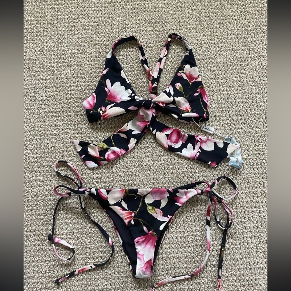 Frankie’s bikini set